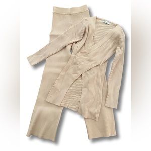 Ribbed outfit pants and sweater